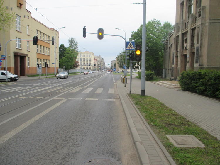 Początek roku szkolnego na łódzkich ulicach. Na razie bez korków 1 46858 8b53a4b7899d2b42d0051bc6ab1db86b