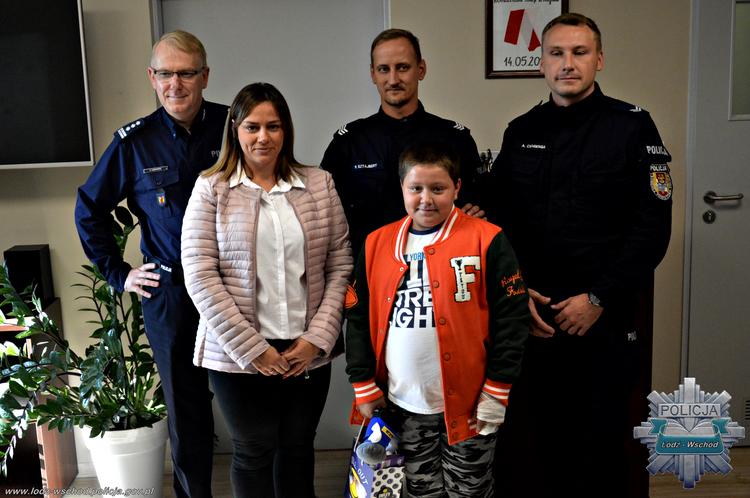 Policjanci pomogli w ratowaniu ręki chłopca. 10-latek spotkał się z nimi i podziękował 2 47482 23782da8842585b84040ebdcf9f6b7d7