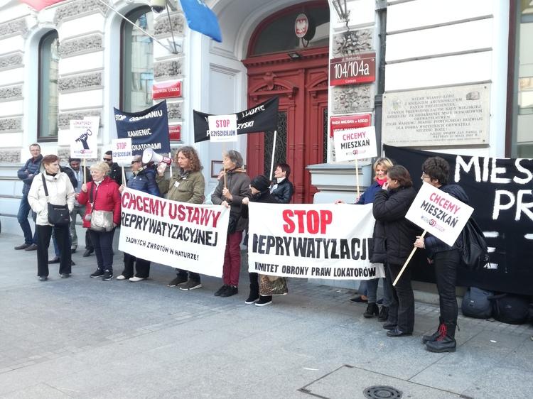 Co dalej z łódzkimi kamienicami? Manifestacja w sprawie ustawy reprywatyzacyjnej 1 47500 71f859a2cfb7129f5e1fecceacddc3a9