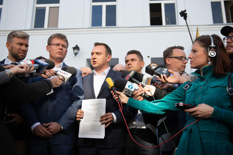 Będzie doniesienie do prokuratury na wojewodę łódzkiego Zbigniewa Raua. "Włączył się w kampanię wyborczą" 1 47869 2a99c636b82971252a4cd1505b1c1d69