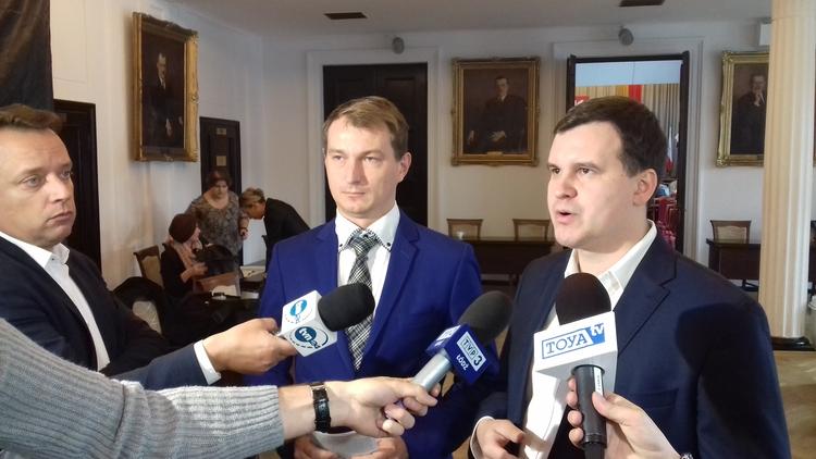PiS bojkotuje sesję Rady Miejskiej w Łodzi, koalicja chce odwołania wojewody 1 48041 8dc1e68cb1ec92e4022be5b56cf856d3