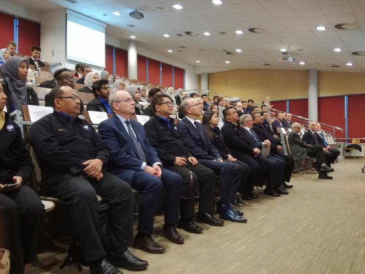 Malezyjski książę odwiedził Politechnikę Łódzką 1 48690 44804adc74b5d28dbb3e6464b881bafc