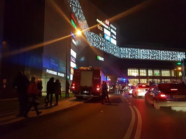Ewakuacja centrum handlowego "Sukcesja" w Łodzi 1 48856 dbbea4b04ca4b5ee1aaea0f48247fe47