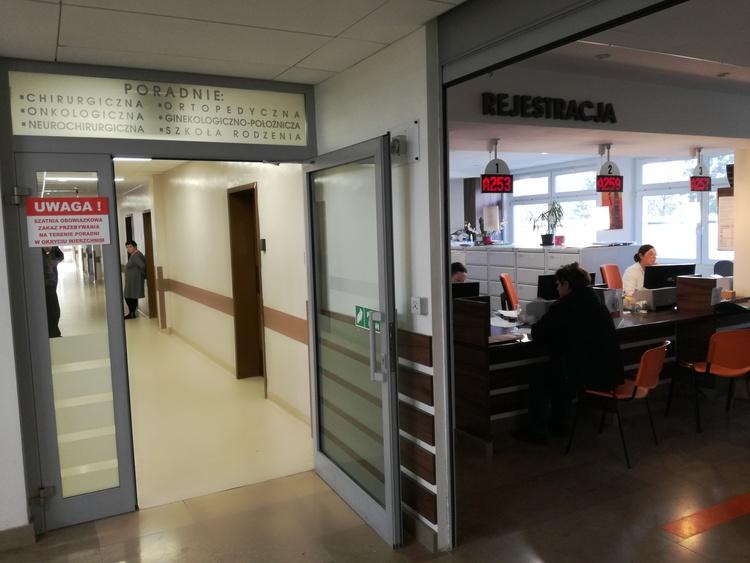 Ograniczenia w Szpitalu Wojewódzkim w Sieradzu. Lekarze przesuwają terminy zabiegów 1 49318 0e95ce628906597938777f98bc5f6e5f