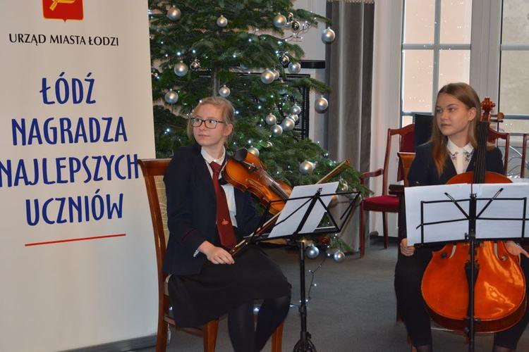 Przyznano Stypendia Prezydenta Łodzi dla najzdolniejszych uczniów 1 49322 cd063c06ead42f91159ad7e5d22febca