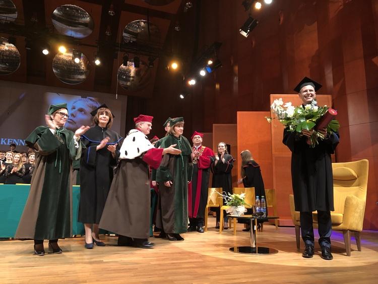 Kevin Kenner doktorem honoris causa łódzkiej Akademii Muzycznej 1 49436 d076206bc4d07ec2cd153642acdf93e1