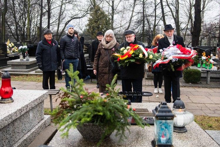 Złożono kwiaty na grobie Tadeusza Walczaka w 100. rocznicę Powstania Wielkopolskiego 1 49573 bd018e700f47473751833a1a03b301c4