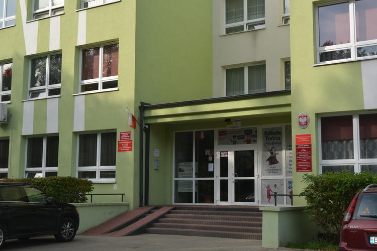 Coraz więcej nauczycieli na zwolnieniach. W Szkole Podstawowej nr 198 został tylko dyrektor 1 49805 9646318ba7d7cd6e6d49d5447e742f43