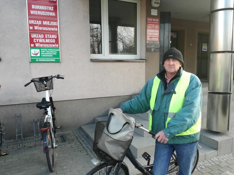 Społecznik ze wsi pod Wieruszowem walczy z zaśmiecaniem swojego sołectwa 1 49991 63ff65b6d6270ac86cb84ae64161a944