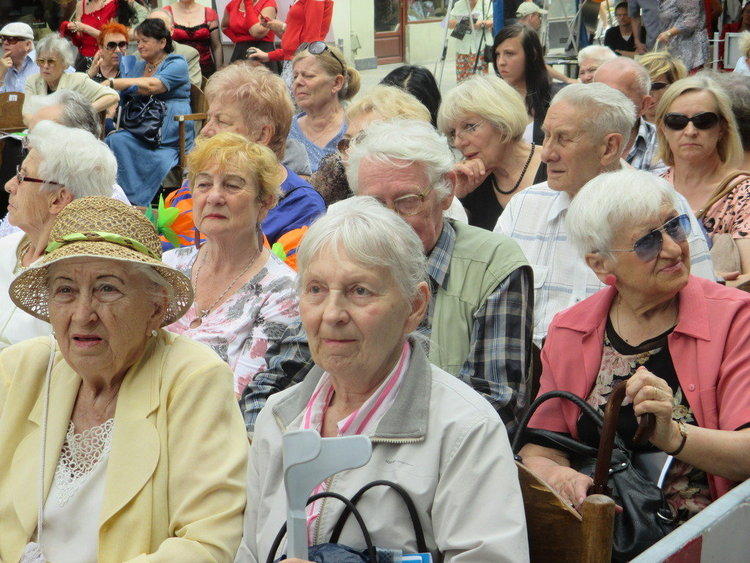 Naukowcy biorą pod lupę tryb życia seniorów | Szkiełko i oko 1 50006 8d6332ab3e3f9fb2ffcfdfc6db93411f