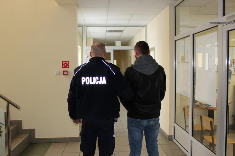 Zatrzymany złodziej alkoholu był poszukiwany listem gończym 1 50204 a87e82a3a79d091de94afaba96b7d05c