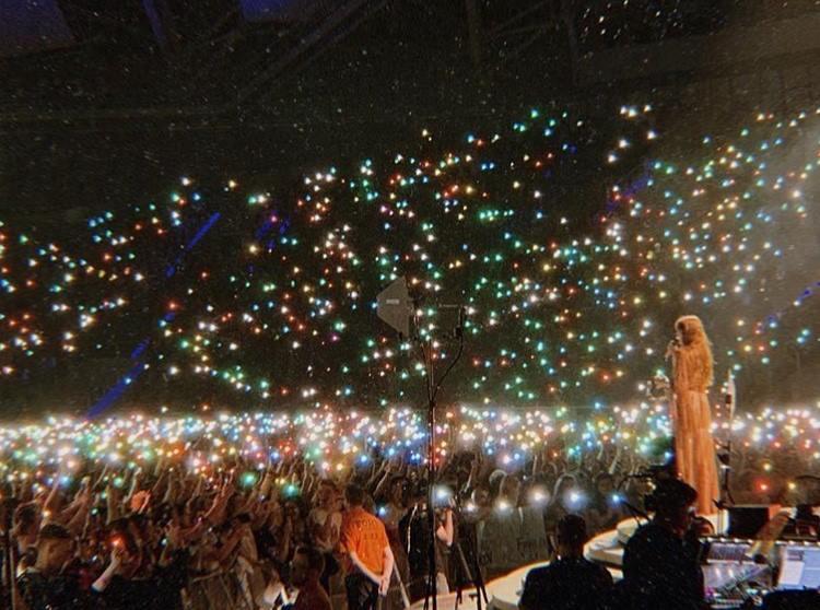 Tysiące świateł i lampionów na koncercie Florence And The Machine 2 51454 318ebeb303a42c233a89c7183eda7f53