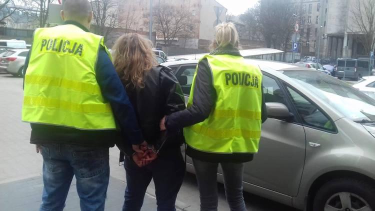 Groził nożem kontrolerowi, trafił do aresztu 1 51567 b9e078219905bd7cd0b9b0d82448be07
