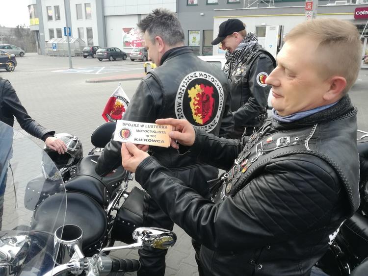 Sieradzcy motocykliści edukują 1 51836 b86af3b9469fe075ece955c699645d86