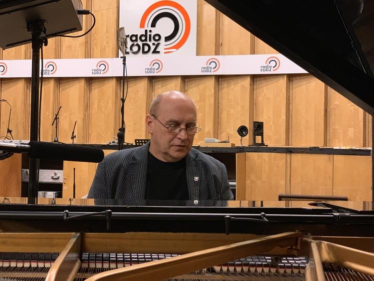 "Prząśniczka" na 200. rocznicę urodzin Stanisława Moniuszki w wykonaniu Włodka Pawlika 1 52660 7069085ef048a65df58b006b2435d7a1