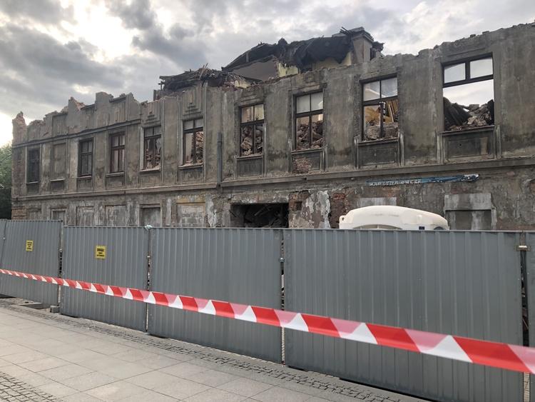 Wyburzanie kamienicy przy POW 1 53080 816d6639cd13d212793fc7104bdcb7f8
