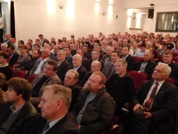 Gospodarstwa jak przedsiębiorstwa - by czerpać korzyści trzeba mieć dobry biznesplan. W Sieradzu rozmawiano o rozwoju rolnictwa 2 53136 9dc29f7835d279901fe2ed4766ca80e5