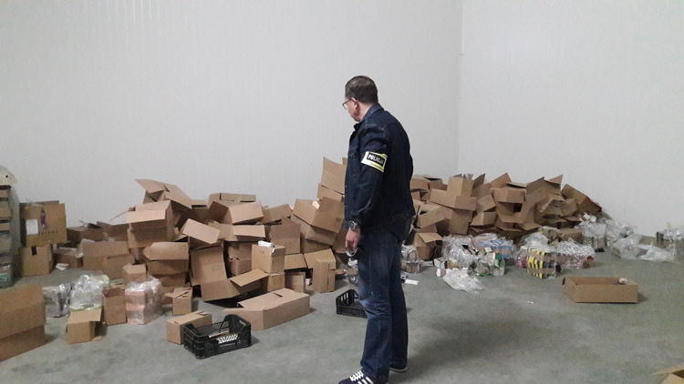 Policja zlikwidowała nielegalne wytwórnie perfum 1 53213 07cbf0df28d5d259dd6292997e621803