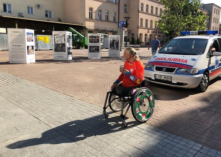 Na wózku inwalidzkim z Łodzi do Warszawy i z powrotem w 30 godzin. Kolejne wyzwanie pabianiczanina 1 53430 512f5100fc2adf7834d11214aaab7baf