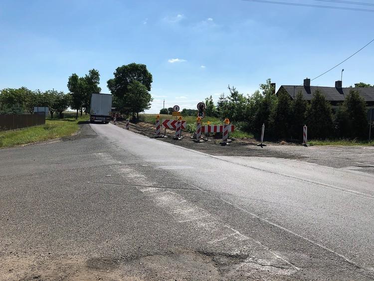 Nowe ścieżki pieszo-rowerowe, skrzyżowania i oświetlenie na wojewódzkiej 713 1 53738 8af8e2f257ab4d4e78f9950f99976744