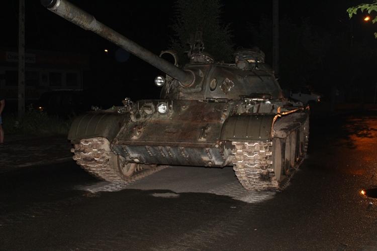 Służby i urząd liczą straty po nocnej wyprawie czołgiem w Pajęcznie 1 53775 9fb9553bab3f6bdaaa44d78281c6ac88
