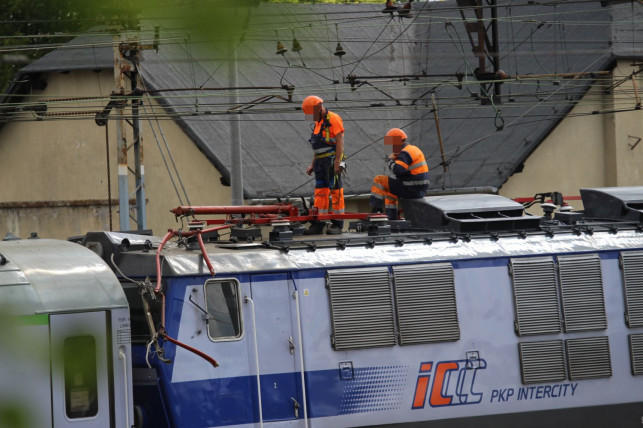 Awaria sieci trakcyjnej w Kutnie. Pociągi jadą opóźnione 1 54179 d30f58be53143ed0e222c0e1780243ef