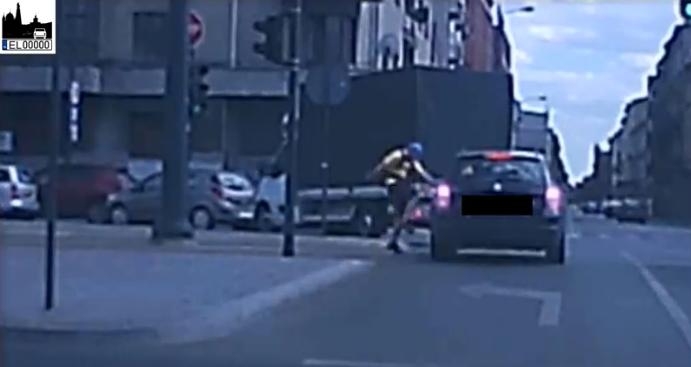 Agresywny rowerzysta 1 54535 0cb7dbb13650e25f0913ad069b5ef679