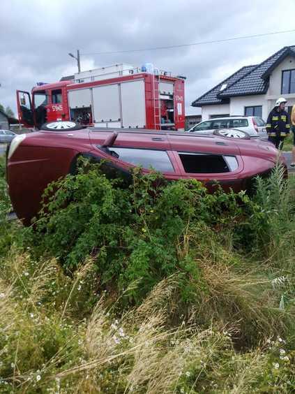 Niebezpieczne zdarzenie na drodze w powiecie zduńskowolskim 1 54595 a972887cbb942cc70c0d8170bad9a400