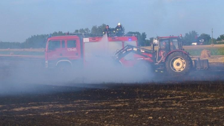 Znów płonęło zboże w regionie sieradzkim 1 54651 1f3105e829739c6a3defe9e18074231c