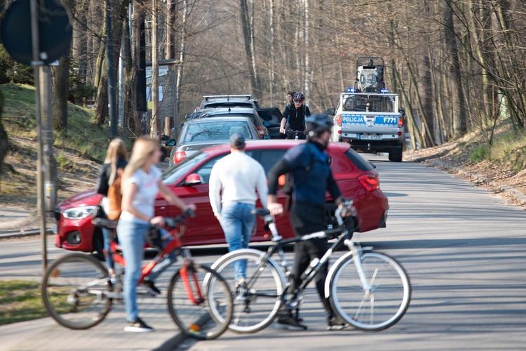 Policja ostrzega i poucza. Nagminne łamanie zakazów obowiązujących w czasie epidemii 1 60109 c3df07fc1143f1acadcd7e68a6030d78