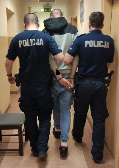 Podawał się za pracownika prokuratury i chciał oszukać seniora. Usłyszał zarzuty 1 61105 d2d7632036d37accccfeabdddb7868aa