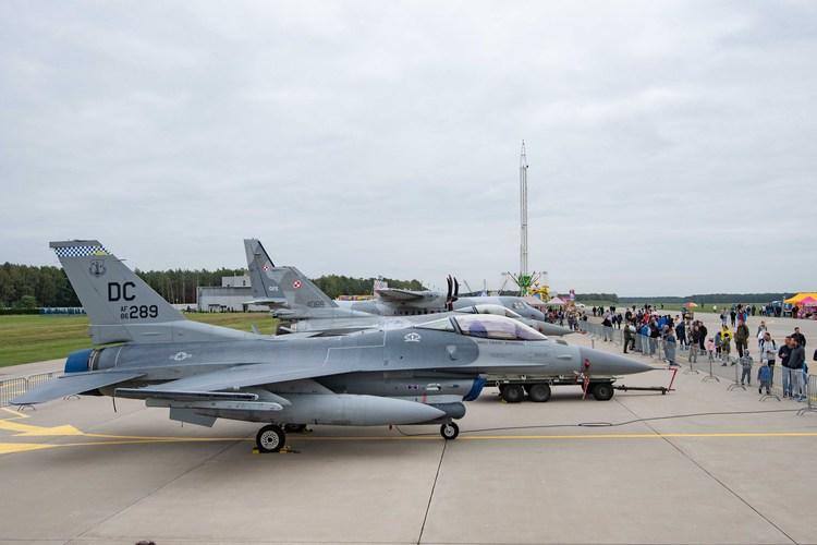 Żołnierze wracają do bazy w Łasku po NATO-wskiej misji 1 61118 82238b328b07cc463e95454334c9ff87