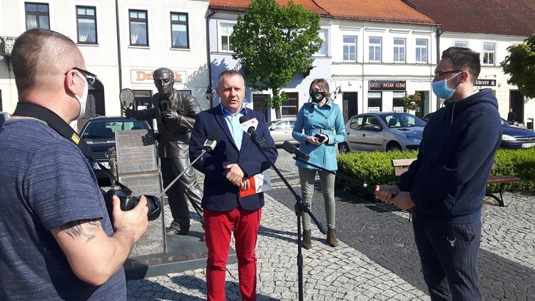 Sieradzka Lewica: Domagamy się dymisji prezydenta Sieradza Pawła Osiewały 1 61250 450ee7c0a2b34d1aa33858abfea09fe2