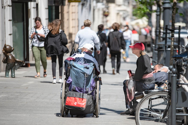 Straż miejska zajmie się kloszardami z okolic ulicy Piotrkowskiej 1 61561 d44cd4431da82da79b616d204d028cc1