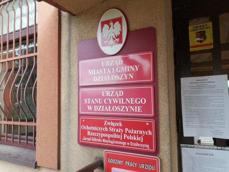 Ognisko zakażeń koronawirusem - sztab kryzysowy w sprawie Działoszyna z udziałem wojewody 1 61678 db4334993c4319be26db8063ac3760a7