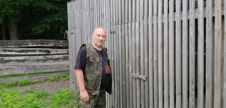 Znaleziono cztery jastrzębie na prywatnej posesji. Ptaki były wygłodzone i brudne 1 61936 3bdce228a304b3c09b023251754aa419