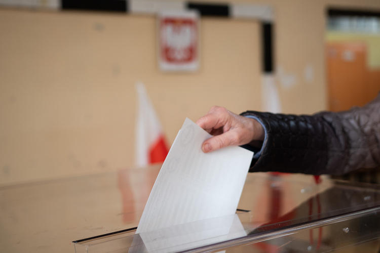 Wybory prezydenckie 2020. Jak głosować w dobie koronawirusa? 2 61968 1b9796bd3ccbd2536a1885bf0cba52e7