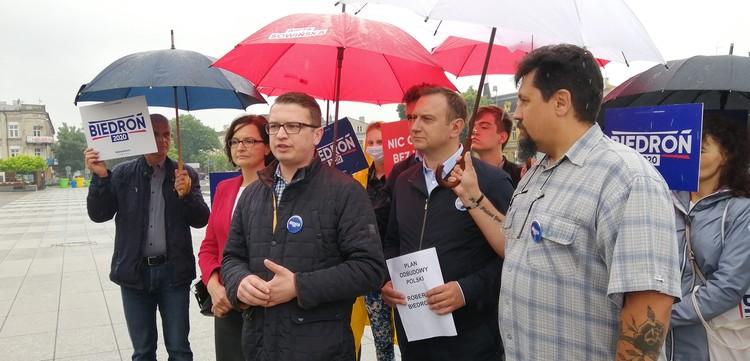 Posłowie Lewicy zachęcali do głosowania na Roberta Biedronia 1 62166 ce687bff406f3313f268a3b595773c58