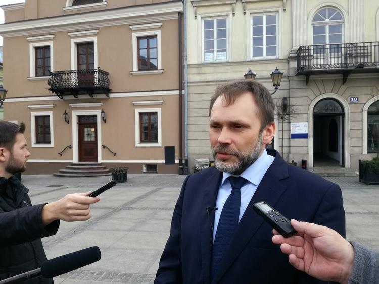 Fala zniszczeń banerów wyborczych w okręgu piotrkowskim. Poseł Lorek zawiadamia prokuraturę 1 62390 af03239a5d6379caf942a9123eaafee0