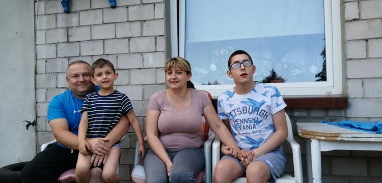 Od ponad roku walczą o możliwość rozbudowy domu. Czy uda im się stworzyć miejsce do rehabilitacji dziecka? 1 63148 b4d71b3dede2173fc5a1633c373c8276