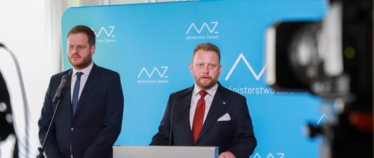 W najbardziej zagrożonych regionach wrócił obowiązek zasłaniania nosa i ust nawet na świeżym powietrzu 1 63178 8b4a39847c3f09d18500d7ef9f5f9eee