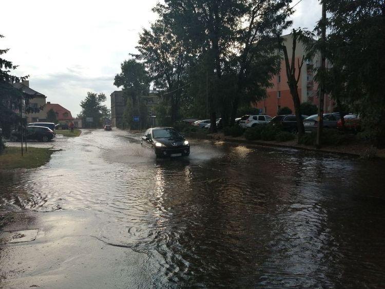 Czerwony alert - w całym województwie gwałtowne burze 1 63639 ada2fd04126edb2aabf4d89a94c1c3c8