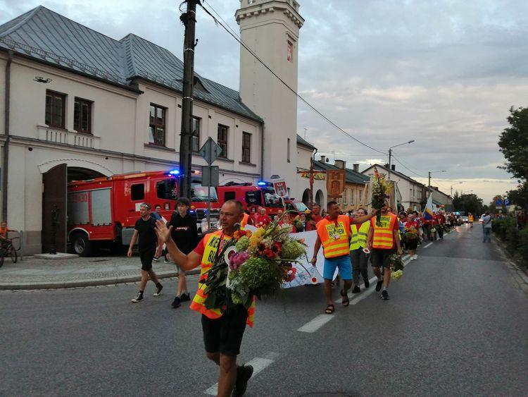 Sieradzcy pielgrzymi wrócili z Jasnej Góry 1 63645 f0e5d1158a58c7101377f31a0e96e1d5