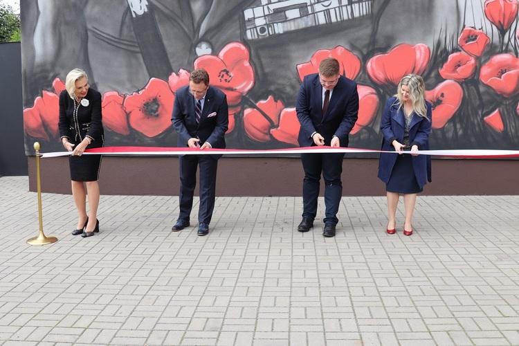 Mural poświęcony pamięci generała Andersa 2 63899 5ca6248e4d671cb2606bf4ec7c6707e0