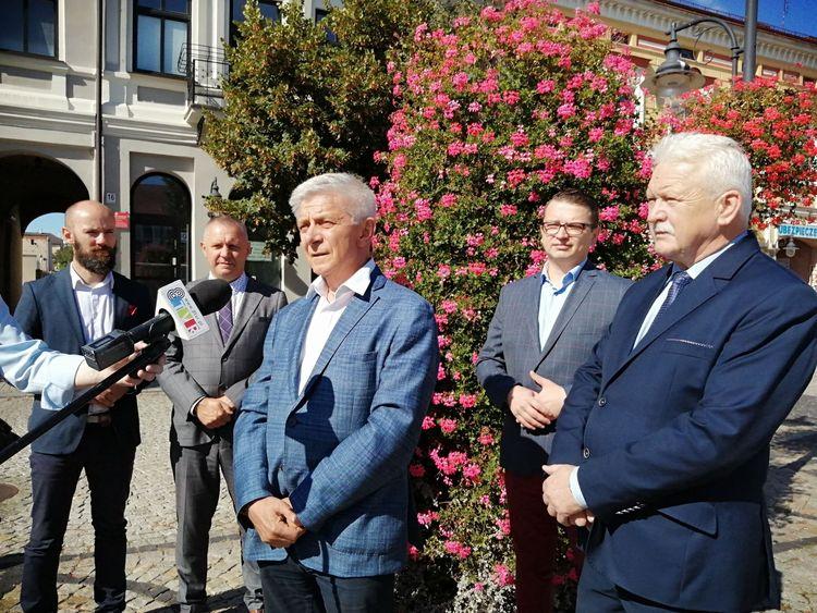 Belka o "samorządowej karcie rodziny": Skrajny prowincjonalizm 1 64054 74f3c0d00cbb1da8938cae38b9061d45