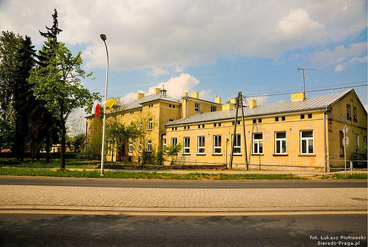 Potwierdzono zakażenia koronawirusem wśród personelu sieradzkiego szpitala przy ul. Nenckiego 1 64128 258a8504e0fb5ee785c4a682a5dd0d7e