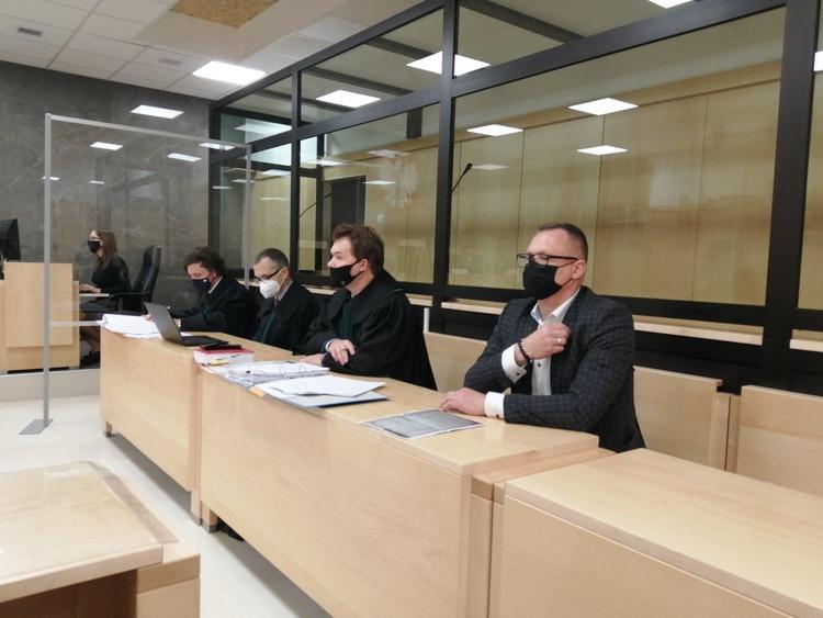 Pierwszy wyrok dla prezydenta Sieradza utrzymany. 8 miesięcy w zawieszeniu za potrącenie 79-latki 2 64309 4d6a0c2be97d189c099816526fe55424