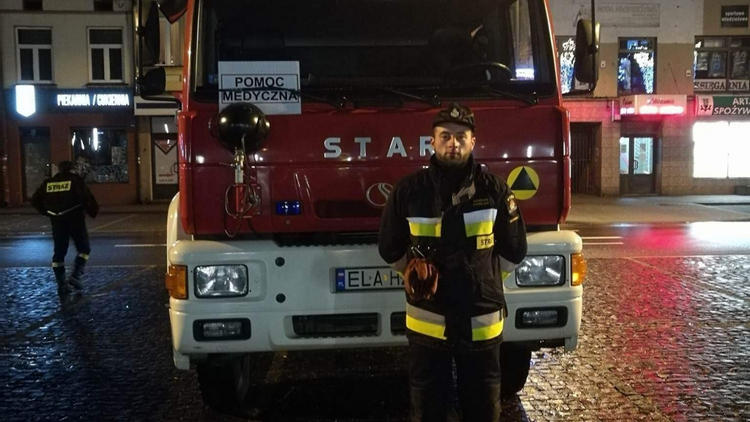 Pow. łaski: Strażacy z OSP Kolumna zbierają pieniądze na rehabilitacje ich kolegi, który ucierpiał podczas służby 1 65592 2226c97bd1523f0660051c01b518eabf