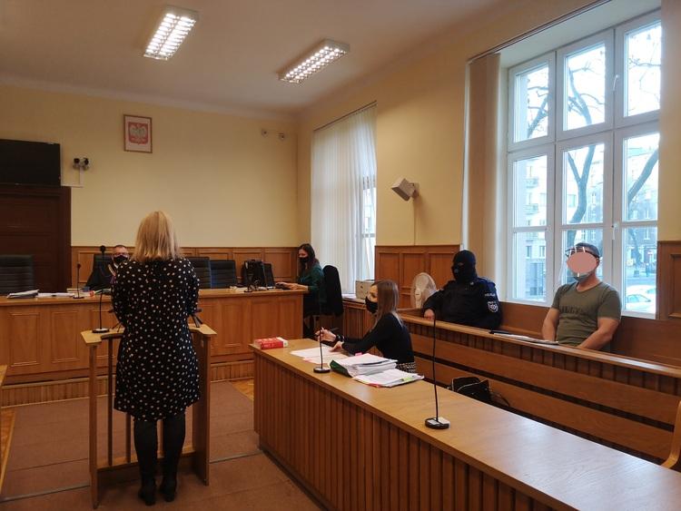 Kolejna rozprawa w procesie "uciekiniera ze Zgierza" 1 65805 7219e27a60f1d794ef2789d4fb0d2d98