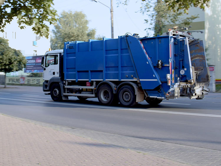 Miasto chce samo wywozić odpady - śmieciowa rewolucja w Zduńskiej Woli 1 66441 b334a8732e55f8141387594024a8425f